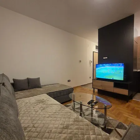 Urban Nest アパート ノヴィ・サド