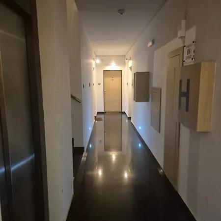 アパート Urban Nest