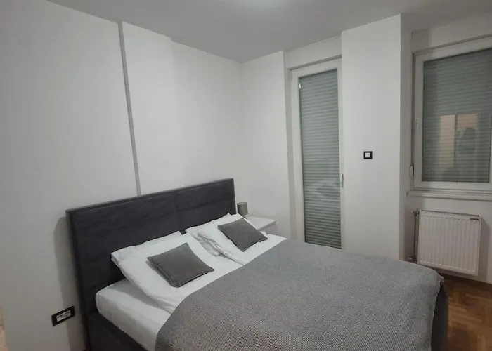 Urban Nest アパート *